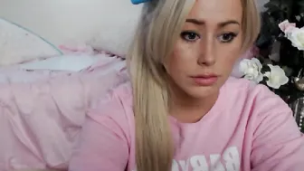 pollypanda_x  girl teasing webcam show