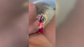 bouncybritney1 28 06.2019 8.06.1437 Naughty bathtub play time.