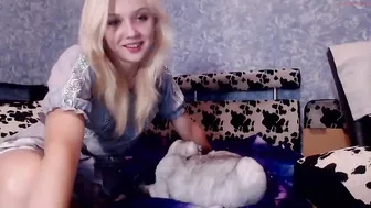 gentleflower21  Fucked her pussy with her finger