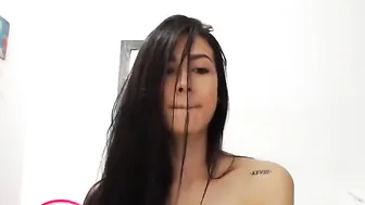 brizapiedrahita  Loves to fuck her self for tokens