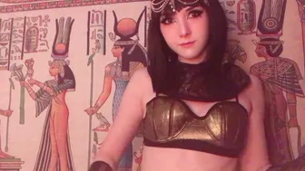 emiigotchi 2019 10 30 A private show from your queen