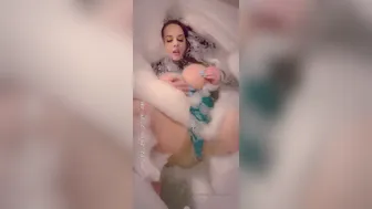 shadyshainy 30 12 2019 17519487 Shower tub fun