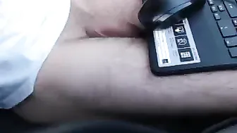 para_jv  Likes to fuck himself in front of the camera