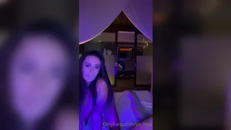 jia_lissa 16 10 2020 140739441 Backstage with kateforest and sabi cher