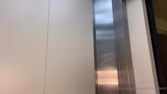 Laura_Saenz OnlyFans sweetlaurasaenz 05 06 2020 44963544 I would like to see you suddenly in my elevator an Video