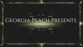 paypeaches-middle-finger-smoking-and-feet-worship-2017-06-28_N4gC6k