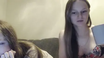 romantic_girl  fingering pussy on chaturbate