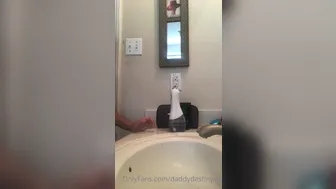 Daddy Destiny onlyfans Come clean my dirty feet with me