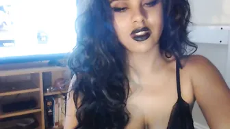 ebonyjasmine  Rubs Pussy to Orgasm