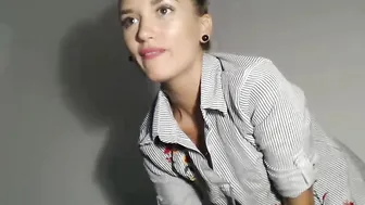 sophie_kiss  Fingering cunt vibrator