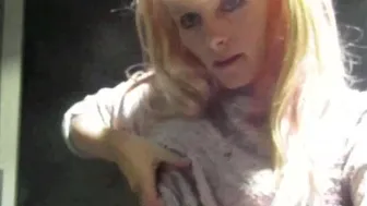 sydneyharwin masturbating in public bathroom