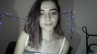 mina  Shaved her pussy online chat