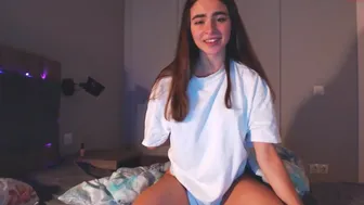 miley_k18 gets squirt