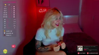 evablack_ cute bitch fucks pussy with phallus