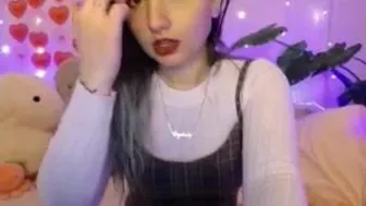 lilkittenluna teased by her gorgeous body