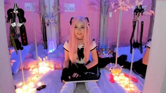 kittysophie cute chick gently pulls pussy