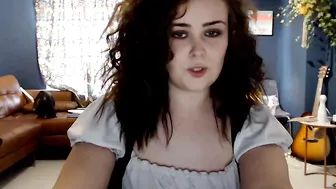 saylemuk  slut on cam with a dildo