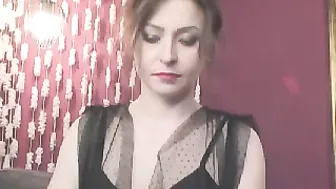 kathyvonk  Fucks her finger in wet holes