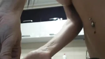 bonnbon  Stands cavity to the top