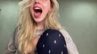 angel_from_sky_28092021_2058_female_chaturbate