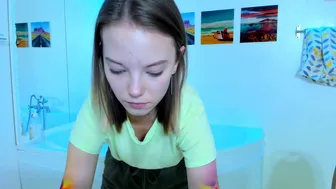 stephanie_evans_13092021_1342_female_chaturbate