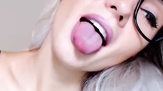 laramarilynsweet  show and test all her toys