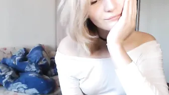 cutiepeppy  Fucks her stop in damp holes