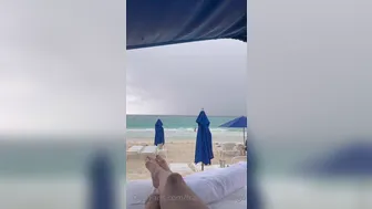 francesca.farago.08.01.2021.2004152509.Squeeze_me_and_keep_me_close_