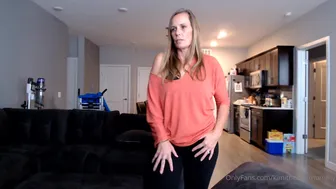 kimithemilfmommy.09.09.2020.864007688.Feeling_a_bit_cheekyyy_today