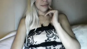 sweetiemariee  Makes her self Horny