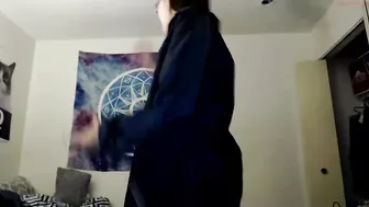 sweetejenny  Wants to masturbate and earn money