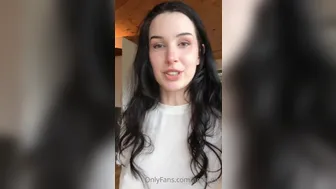 Aella Girl onlyfans 5fa34004d12a17e1e681a_source