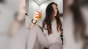 _AlinaSexy_ пердолит свои дырочки