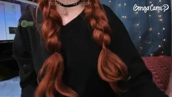 RitoruKitsune жарит свою пизду во фри