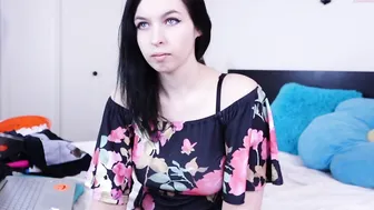 dawnwillow  show and test all her toys