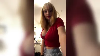 violabo23 onlyfans A woman with a wide pelvis gets shaved cunt