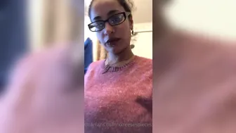 xxreesespiecesxx onlyfans Juicy slut gently masturbates cunt