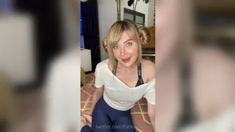 Alexis Kline, thot Amazing chick masturbates shaved pussy