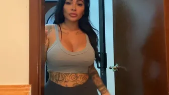 brittanya razavi onlyfans fingering her pussy