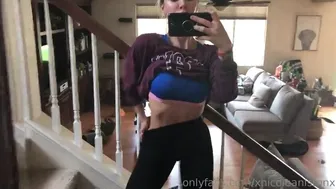 Nicole Aniston juicy mamashie masturbating vagina