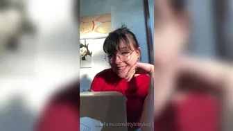 Feya Fern (feyafern aka Ittybittykath) onlyfans Sexy Krala jerks her pussy with a phallus