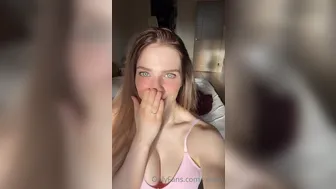 Reislin onlyfans Busty babe strips and jerks off her cunt