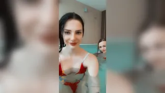 Reislin onlyfans Sexy lady stretches tight pussy