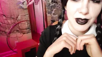 yarroween  Ready to masturbate her terrible cunt