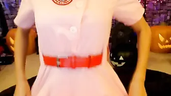 leahstrange  fingers her cunt