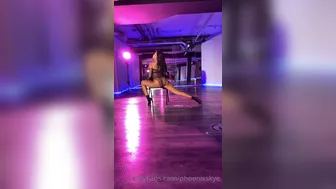 phoenixskye  onlyfans Cute girl shows sexy body