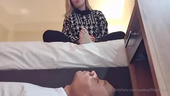 Queengf90  onlyfans Gorgeous teen showing off natural boobs