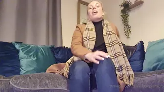 Queengf90  onlyfans  New fingering show with a very sexy brunette