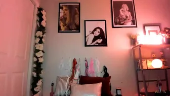 aubreemartin onlyfans  scrawny ass sit on cake