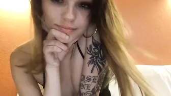 tyandaaliyah  cute webcam hooker